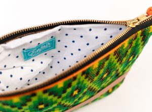 Upcycled purse in handwoven fabric. - Image 4