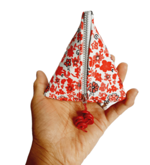 Pyramid shaped purse